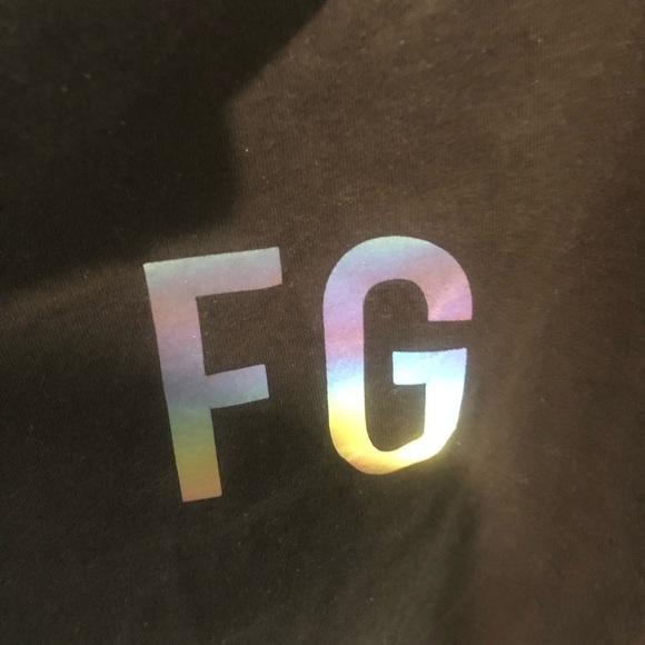 Fear of God 6th collection short sleeve size small holographic tshirt - Picture 7 of 16